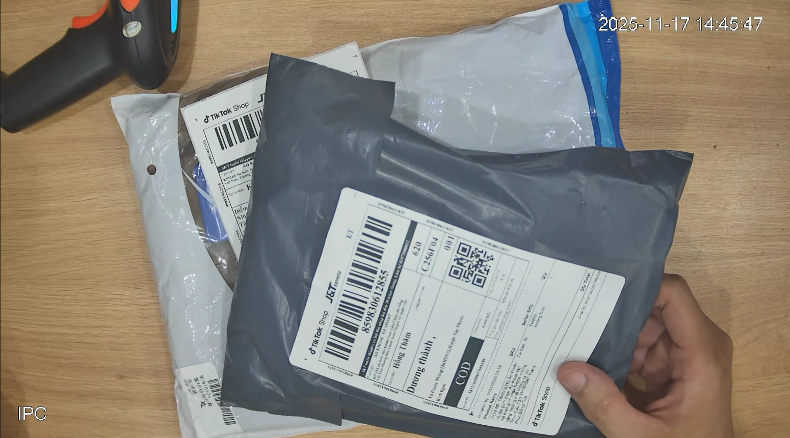 Camera Đóng Gói Hàng Hóa