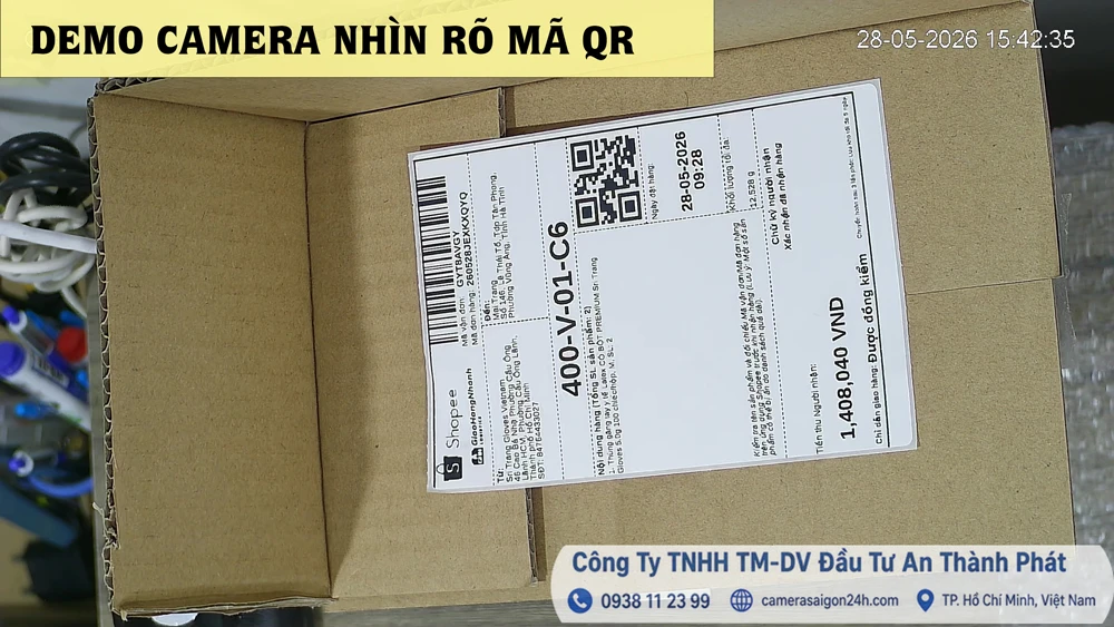 hình ảnh demo camera rõ mã qr trong quá trình gói hàng 