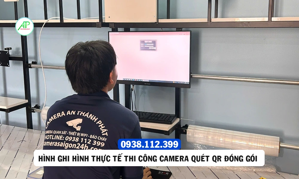 hỉnh ảnh demo thực tế lắp camera quét qr quay video đóng gói tại khách hàng